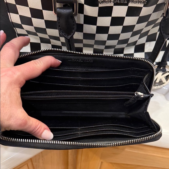 Michael Kors Black and White Checkered Satchel & Wallet - Picture 3 of 10